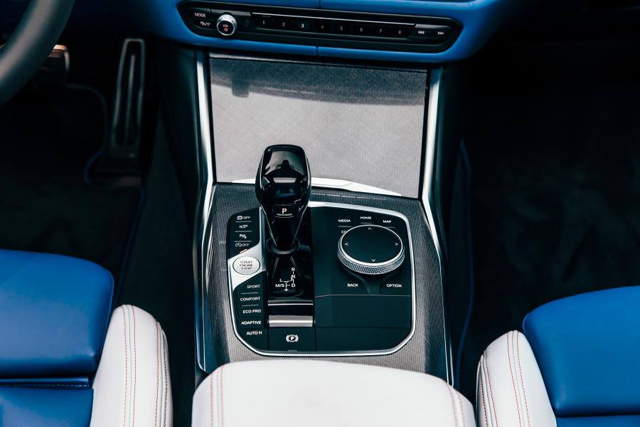 Детали интерьера BMW M340i xDrive Touring First Edition (G21) 2020 года  (WW) (фото 30 из 40)